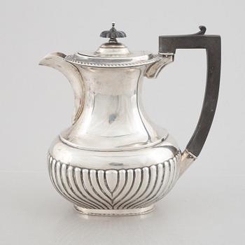 Te- och kaffeservis, 3 delar, samt sockerskål, silver, bl a E. Silver & Co, Sheffield, England 1946-47.