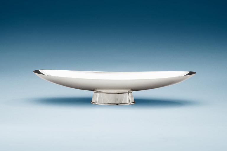 An Atelier Borgila sterling boat shaped bowl, Stockholm 1955.