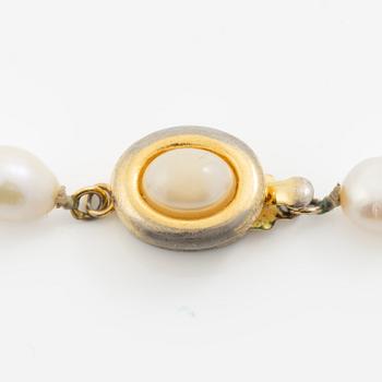 Collier och armband odlade pärlor med silverlås.