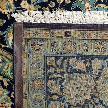 A carpet, Kashan, ca 479 x 345 cm.