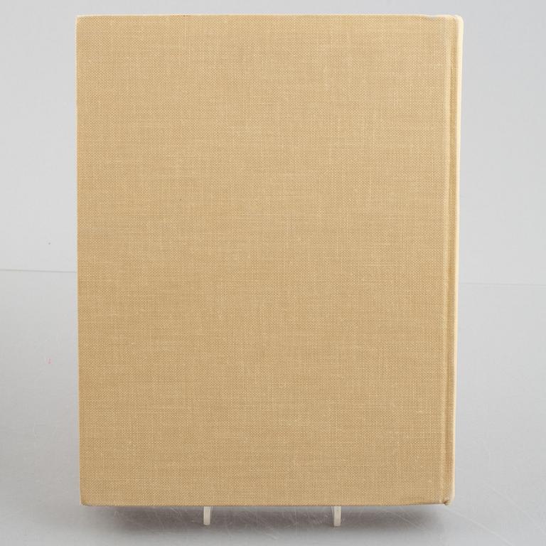 12 books, "Transactions of the Oriental Ceramic Society" and "The Selected Porcelains from the Collections of the Pa...