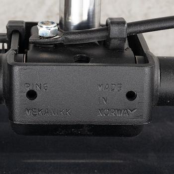 Charles & Ray Eames, karmstol, EA 117, Vitra.