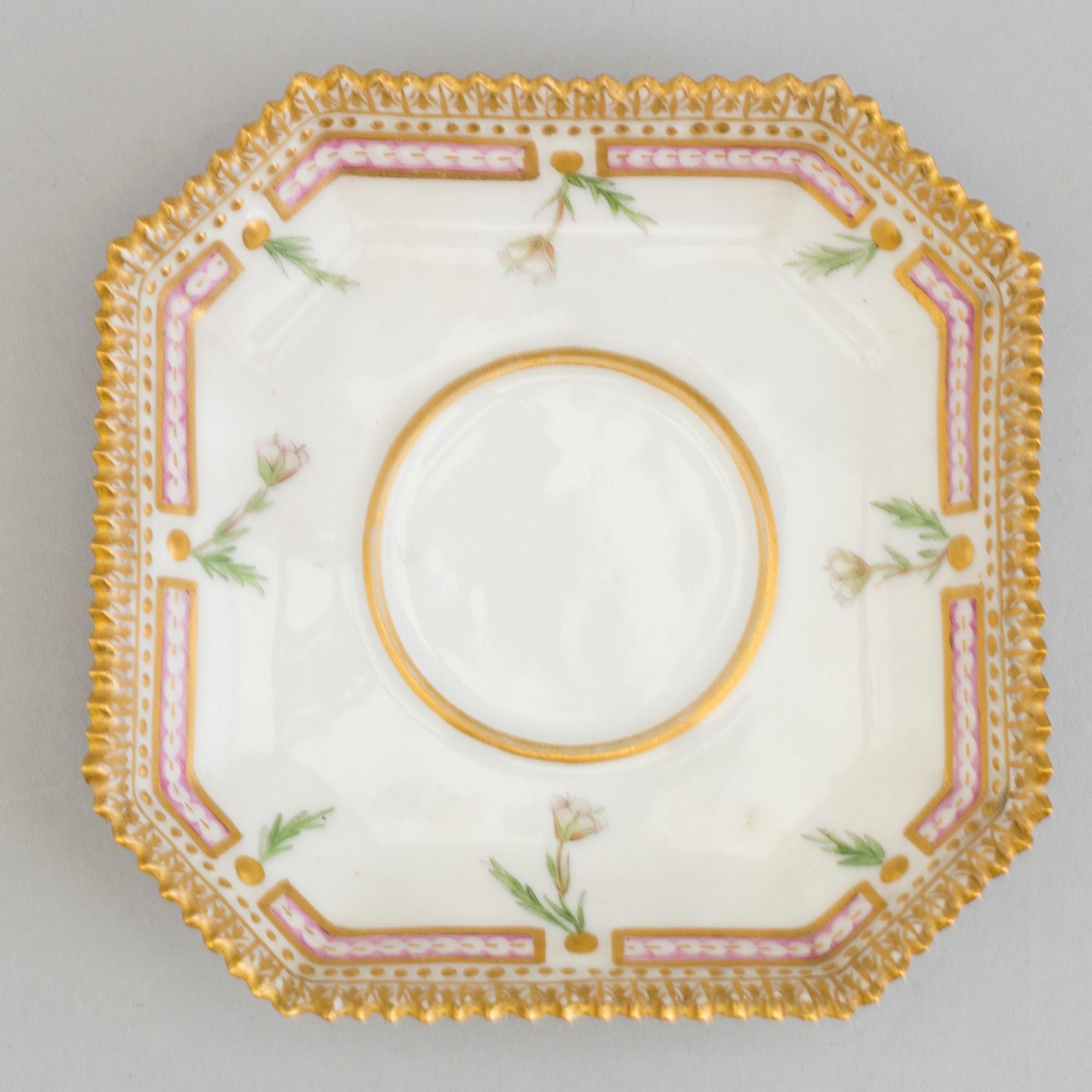 A Royal Copenhagen 'Flora Danica' custard cup with lid and plate model #3514 and #3515.