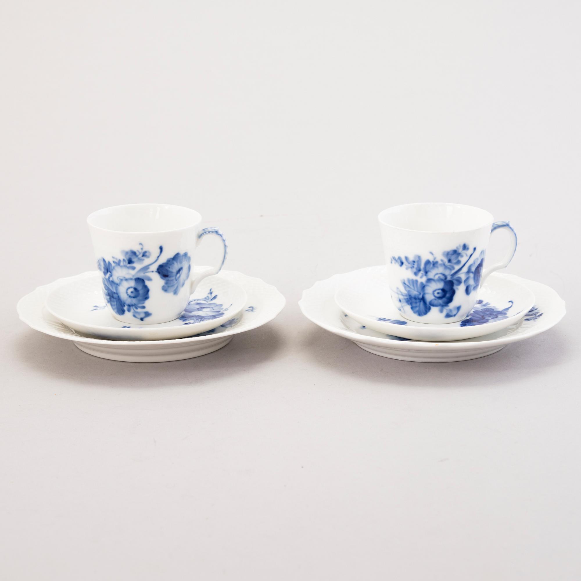 ROYAL COPENHAGEN, A 40-piece set of 'Blå Blomst" tablewear, second half of the 20th century.