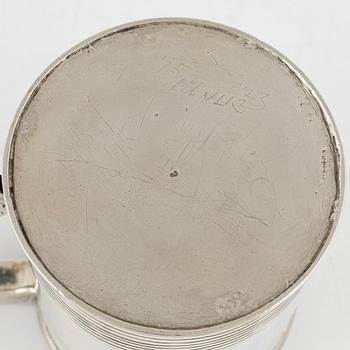 An English early 19th century silver mugg, unclear makers mark (possibly John Langland I), Newcastle 1800-1801.