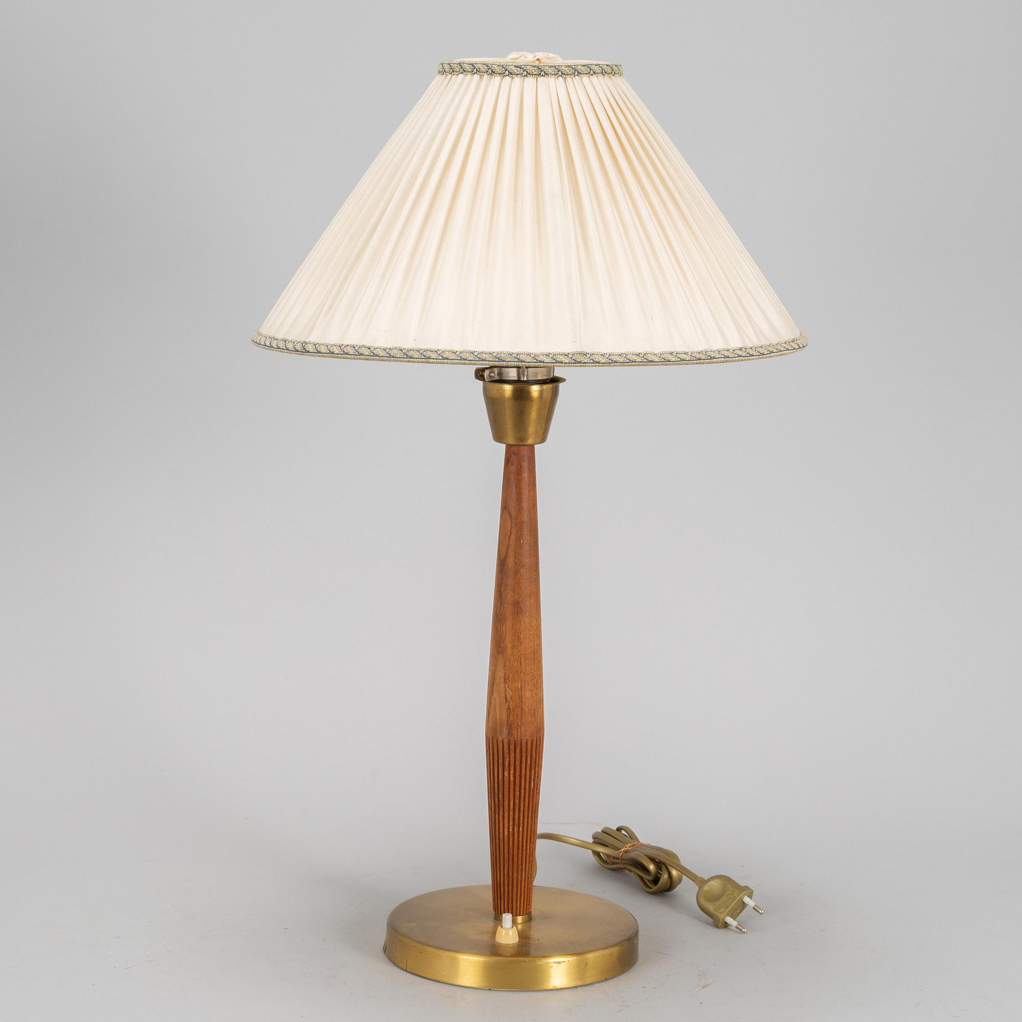 HANS BERGSTRÖM, a 'E1333' table lamp, Asea, 1940's.