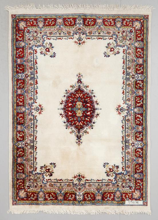 MATTA, orientalisk. Ca 245 x 175 cm.