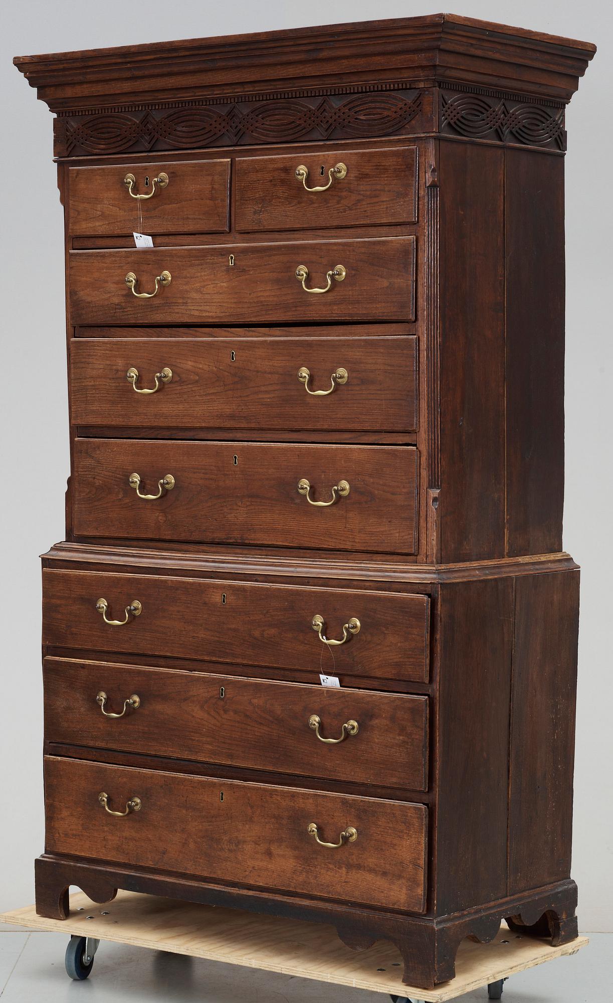 BYRÅ, s.k "Chest on chest", England, möjligen 1700-talets slut.