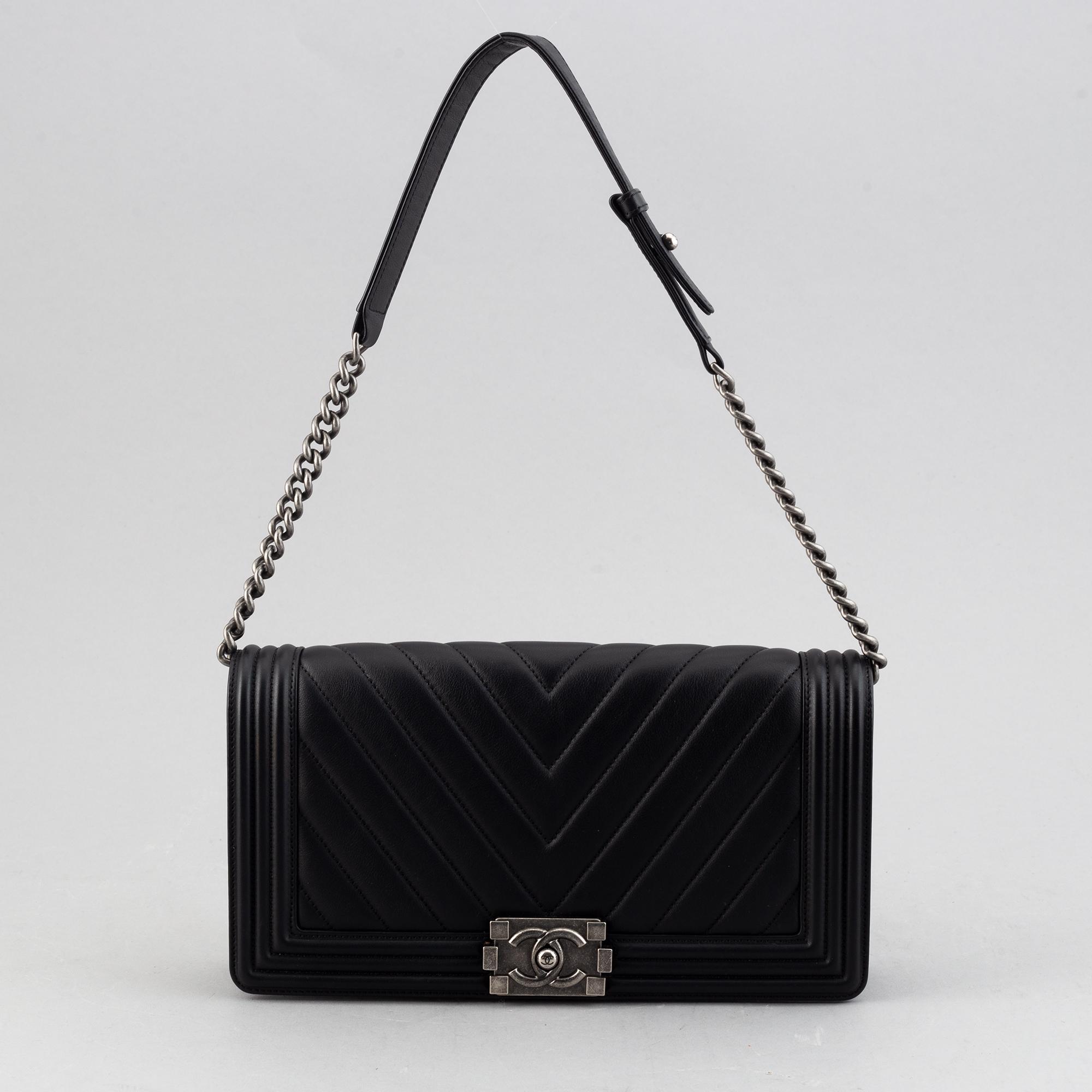 Chanel boy limited edition 2017 deals