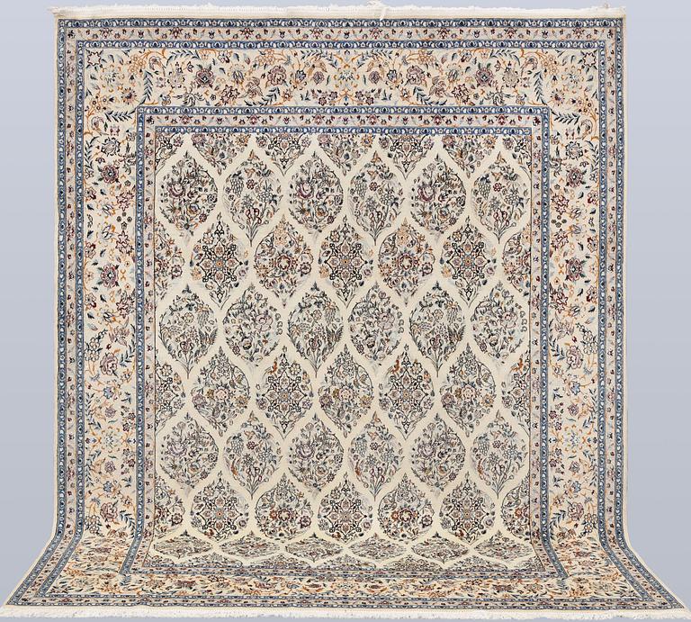 Matta, Nain, part silk, s.k. 6 LAA, ca 265 x 204 cm.