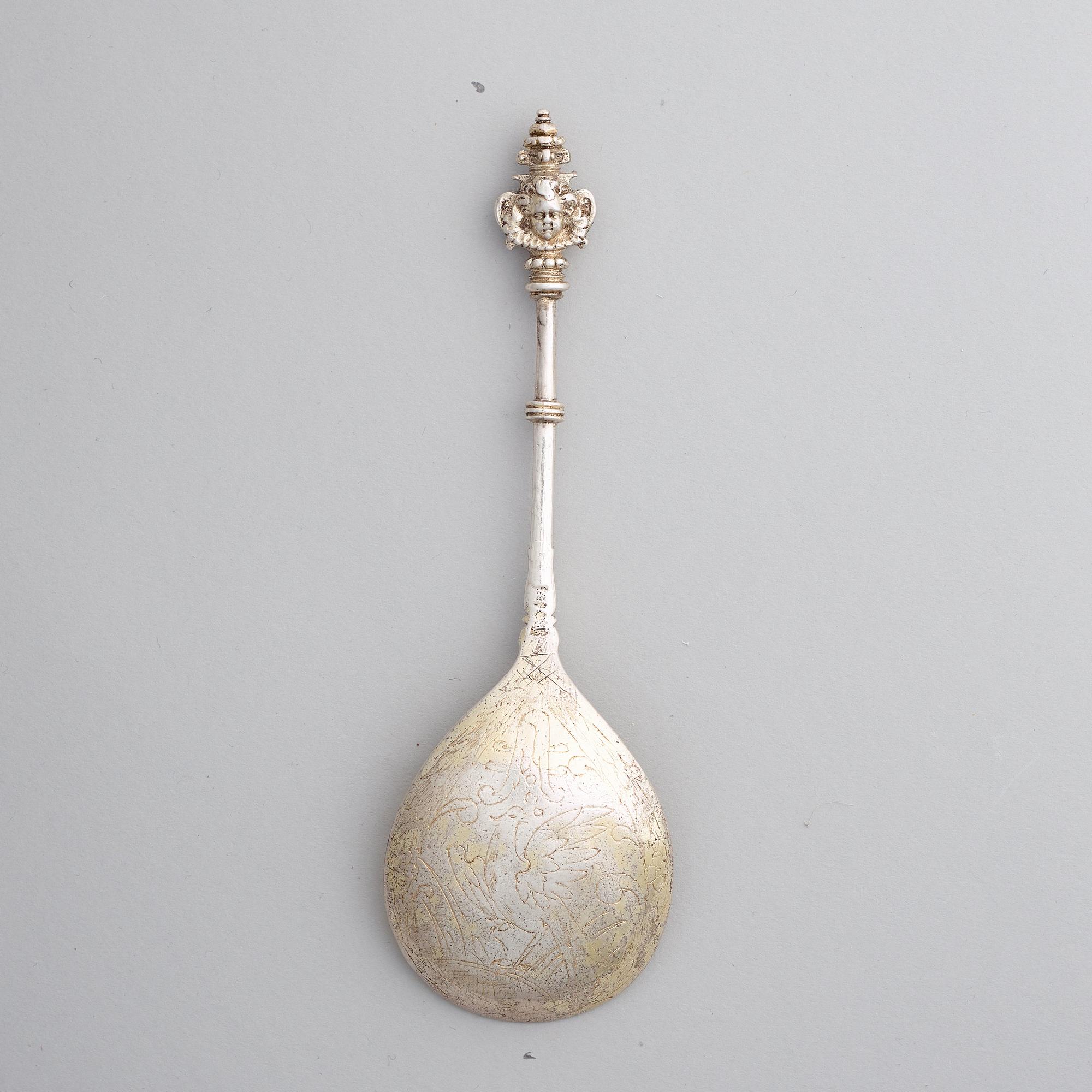 Sked, silver med dubbel kerubknopp, okänd stockholmsmästare (verksam -1596-1630-), renässans.