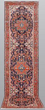 Gallerimatta, Mehraban, ca 396 x 104 cm.