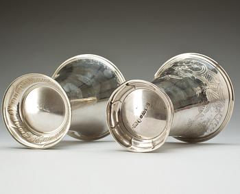 BÄGARE, 2 st. Silver, C G Hallberg, Stockholm 1948, K Andersson, Stockholm 1944. Total vikt ca 298 gram.