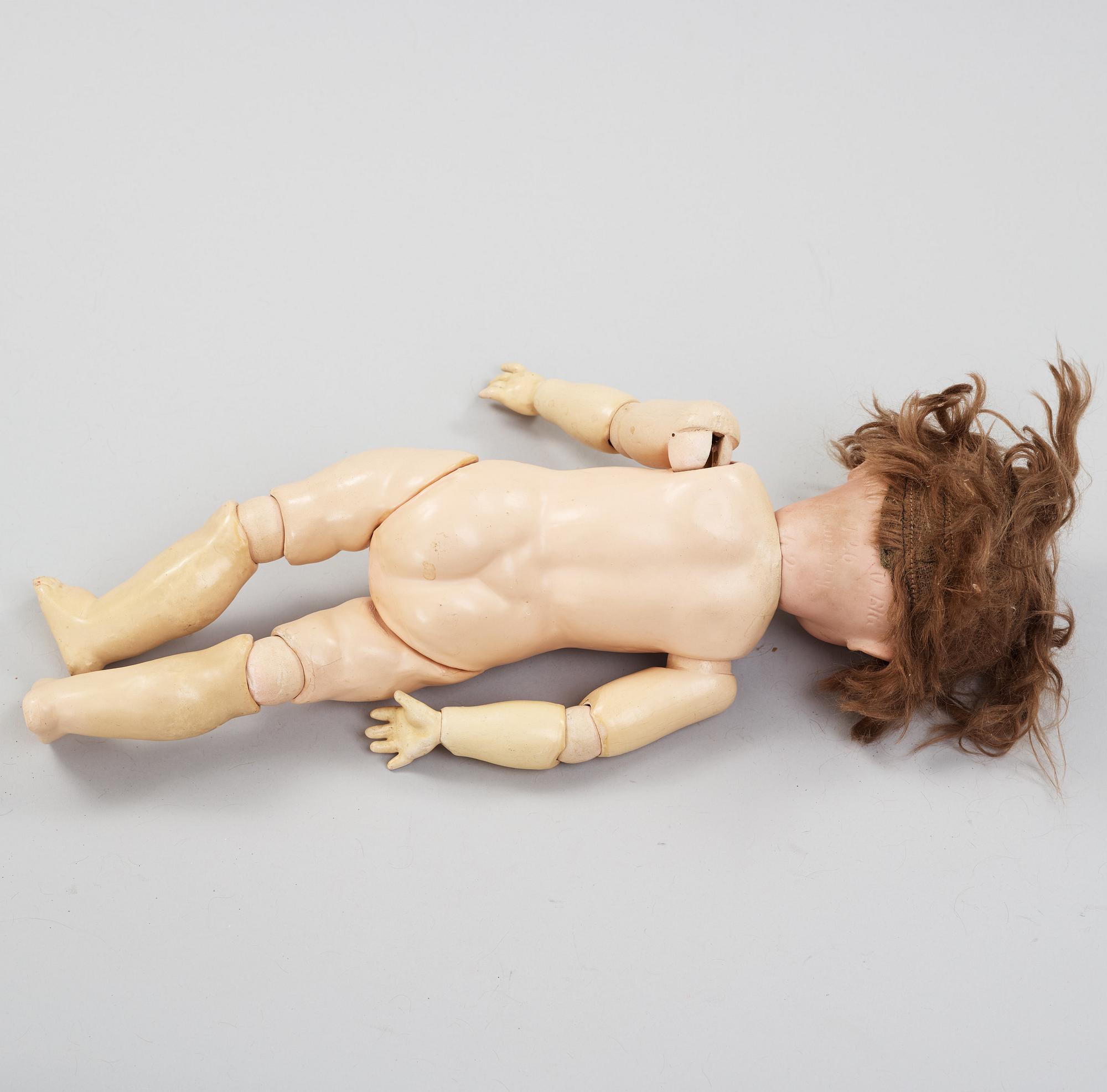 a Simon & Halbig "126" porcelain doll, Germany ca 1914.