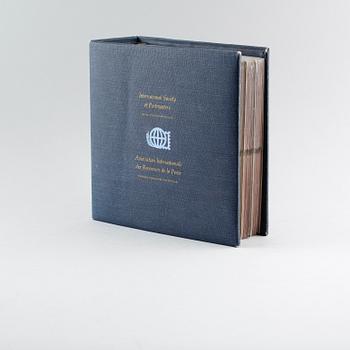 SAMLARMYNT, 36 st, sterlingsilver. Total vikt ca 1080 g.