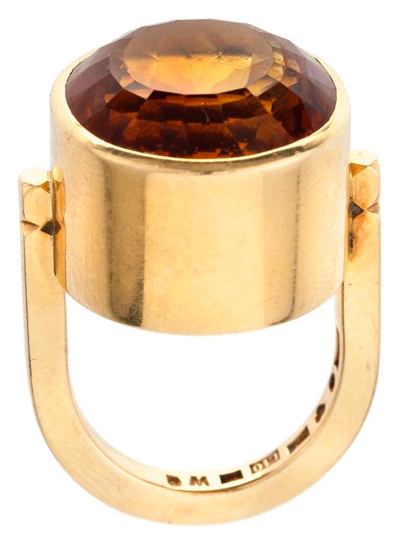 A Sigurd Persson gold and citrin ring, Stockholm 1985.