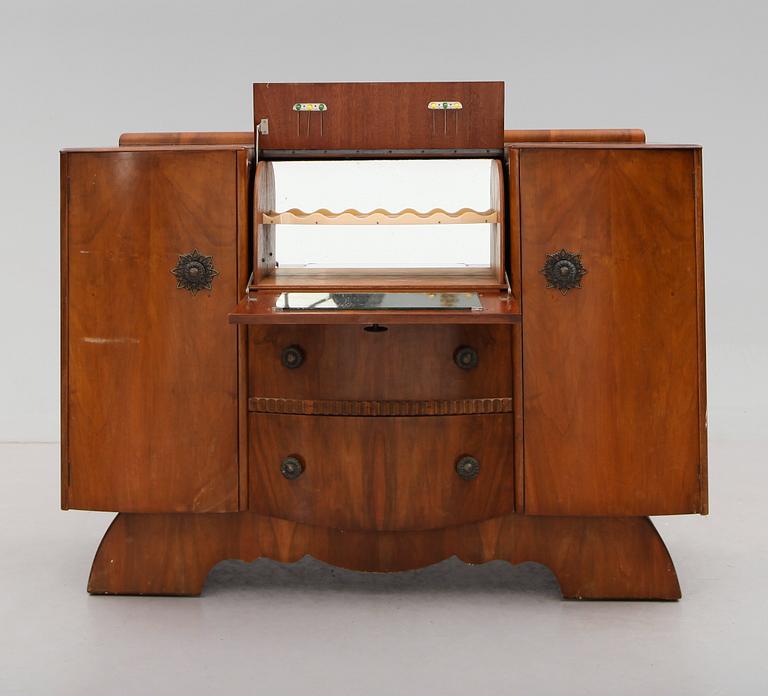 SIDEBOARD, England, 1900-talets första hälft.