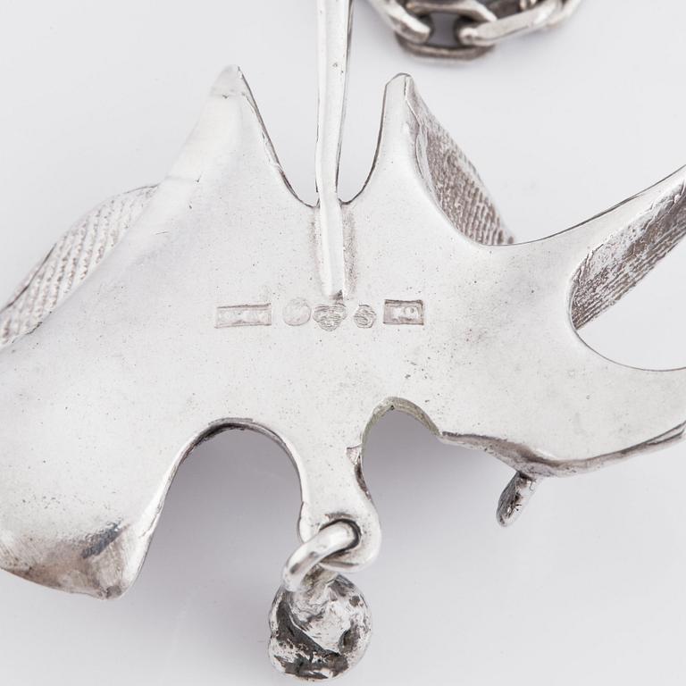 Inga-Britt "Ibe" Dahlquist, a sterling silver pendant with a chain, Visby.
