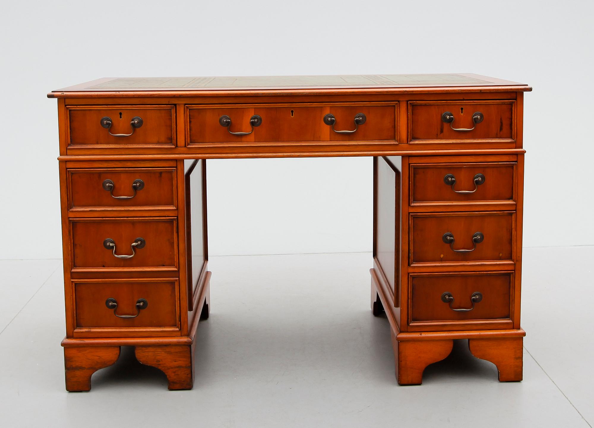 HURTSSKRIVBORD, England, 1900-talets andra hälft.