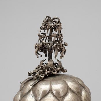 ANANASPOKAL, silver, barockstil, fantasistämplar. Vikt ca 204 gram.
