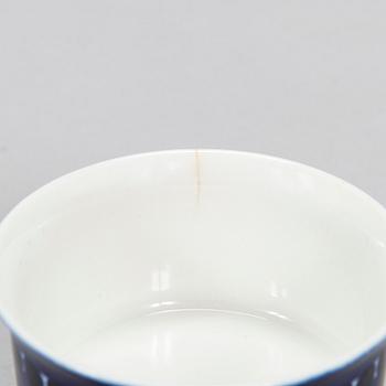 Ulla Procopé, a 48-piece 'Valencia' porcelain dinnerware set for Arabia.