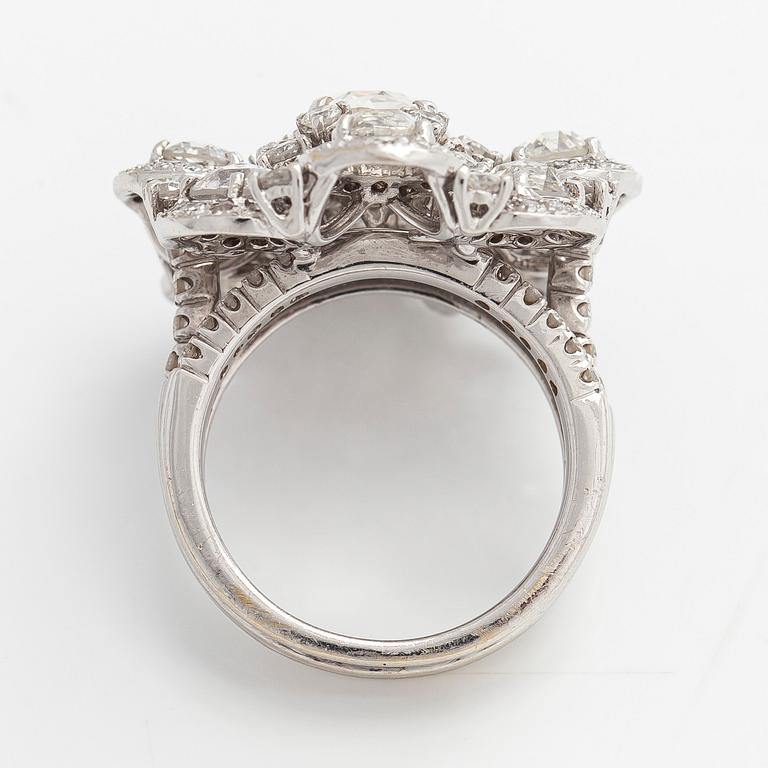 Sormus, 18K valkokultaa, ruusuhiottuja ja briljanttihiottuja timantteja.