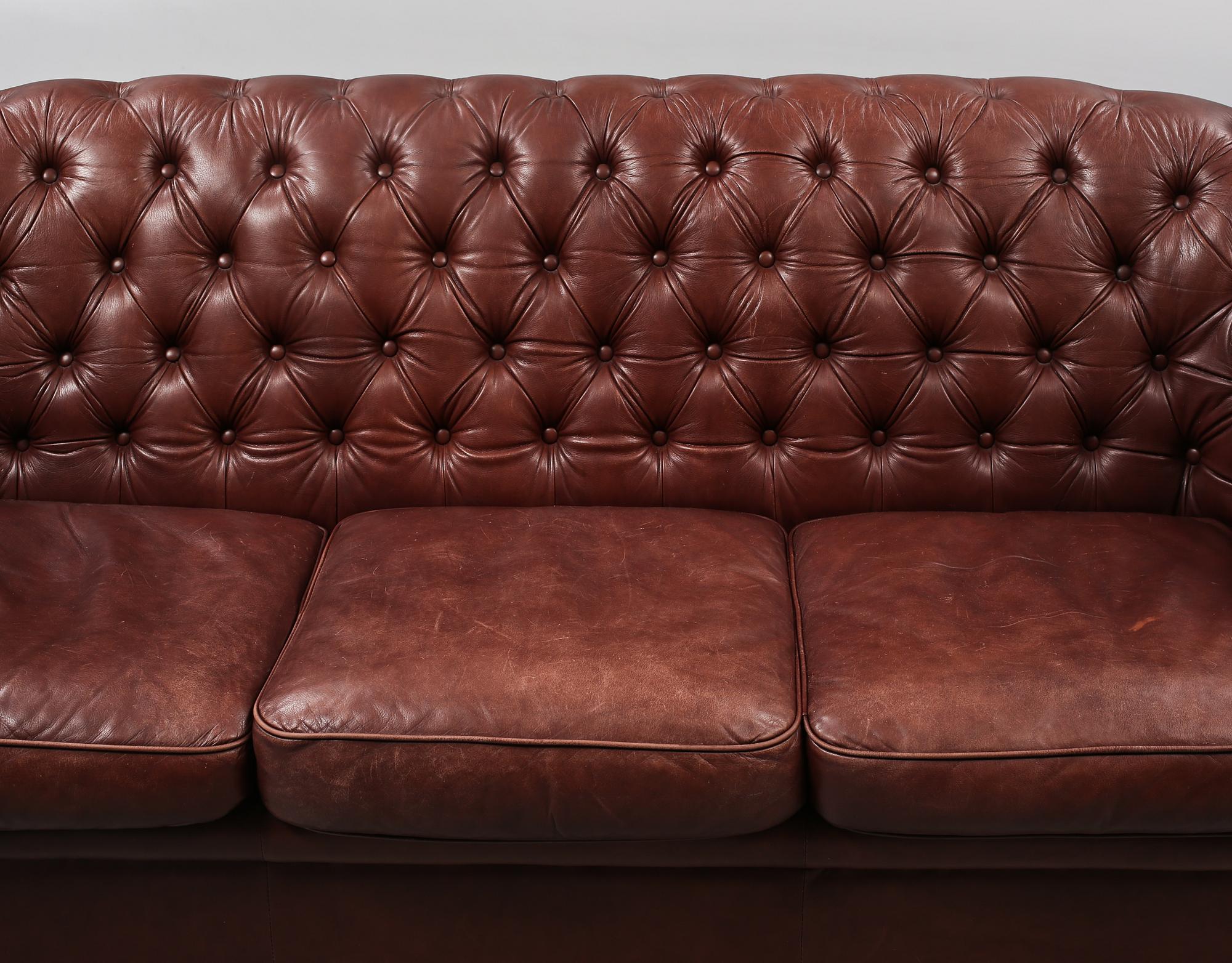 SOFFA, Chesterfieldmodell, 1900-talets slut.