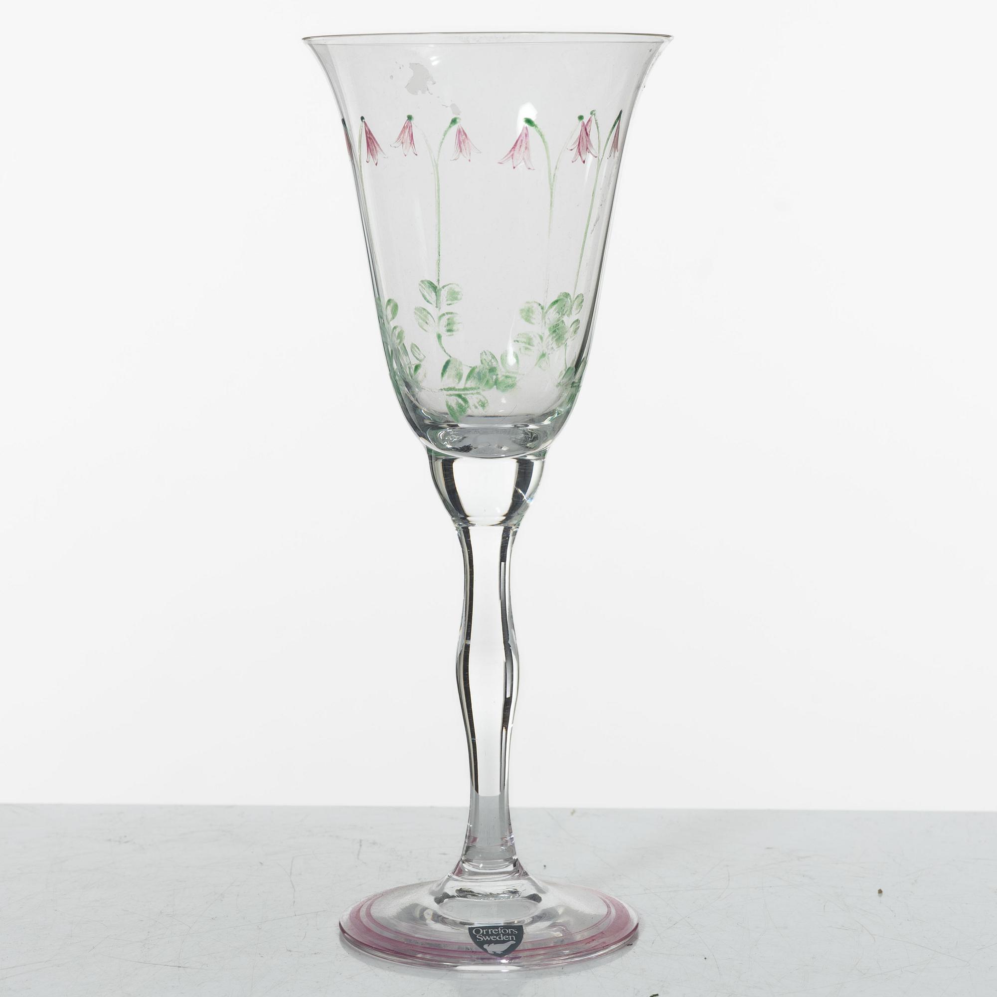 Eva Englund, a 27-piece 'Linnea' glass service, Orrefors.