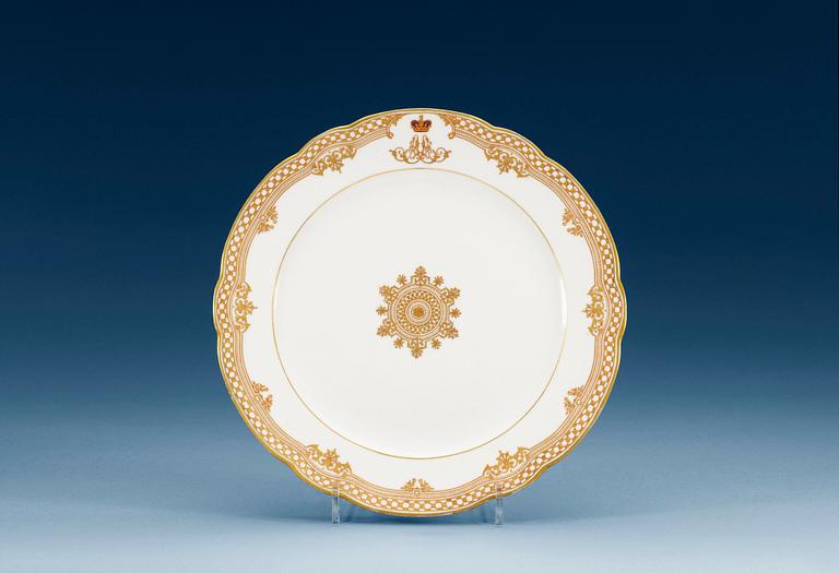 TALLRIK, porslin. Kejserliga porslinsmanufakturen, S:t Petersburg, Alexander II period (1855-81).