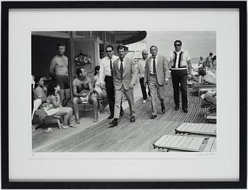 Terry O'Neill, "Frank Sinatra, Miami Beach, 1968".