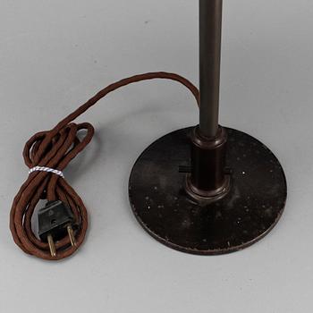 BORDSLAMPA "3/2", Poul Henningsen, 1900-tal.