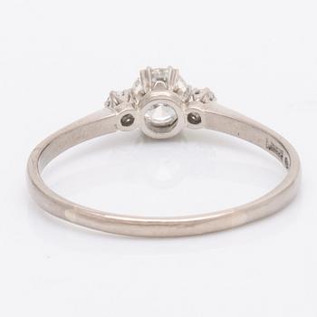 Diamond ring 18K whitegold 3 brilliant-cut diamonds apprx 0,55 ct in total, Gerdtb Hartvig Sandqvist Stockholm1964.