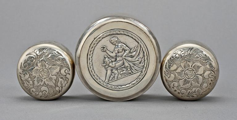 DOSOR, 3 st, silver, Sverige, 1800-tal. Vikt 120 g.