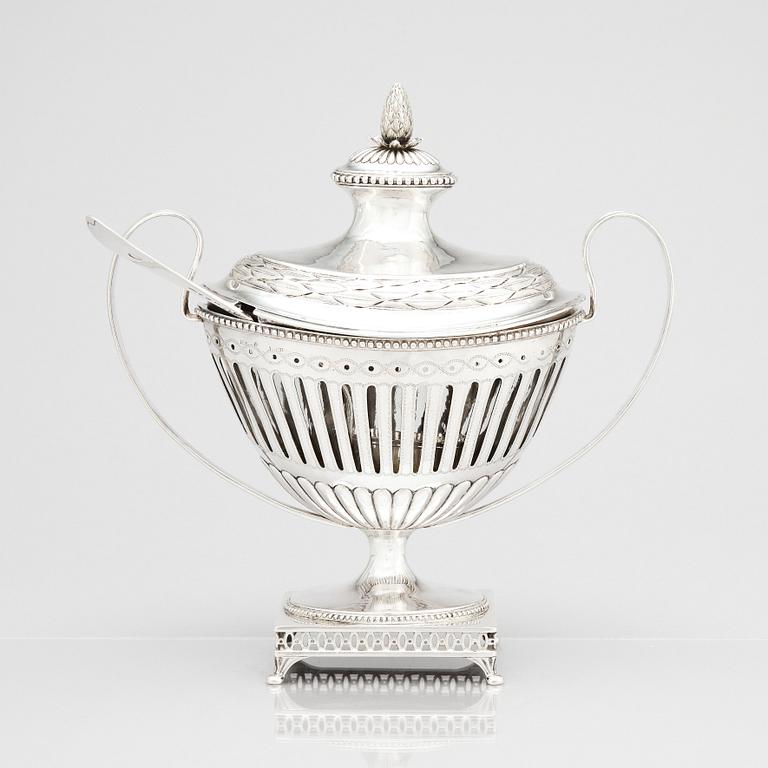 A Swedish late 18th Century, Gustavian silver sugar bowl, mark of Isak Appelquist, Stockholm 1795.