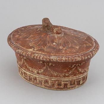 Pastejterrin, lergods, sengustaviansk, 1800-talets början.
