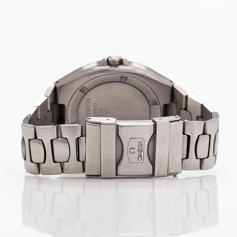 Omega, Seamaster Professional, 200 M, "Pre-Bond", rannekello, 38,5 mm.
