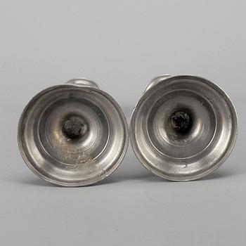 LJUSSTAKAR, ett par, tenn, 1800-tal.