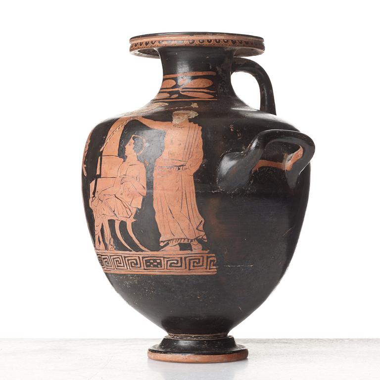 HYDRIA, lergods. Grekisk, Rödfigurig, troligen omkring 300-tal f. Kr.