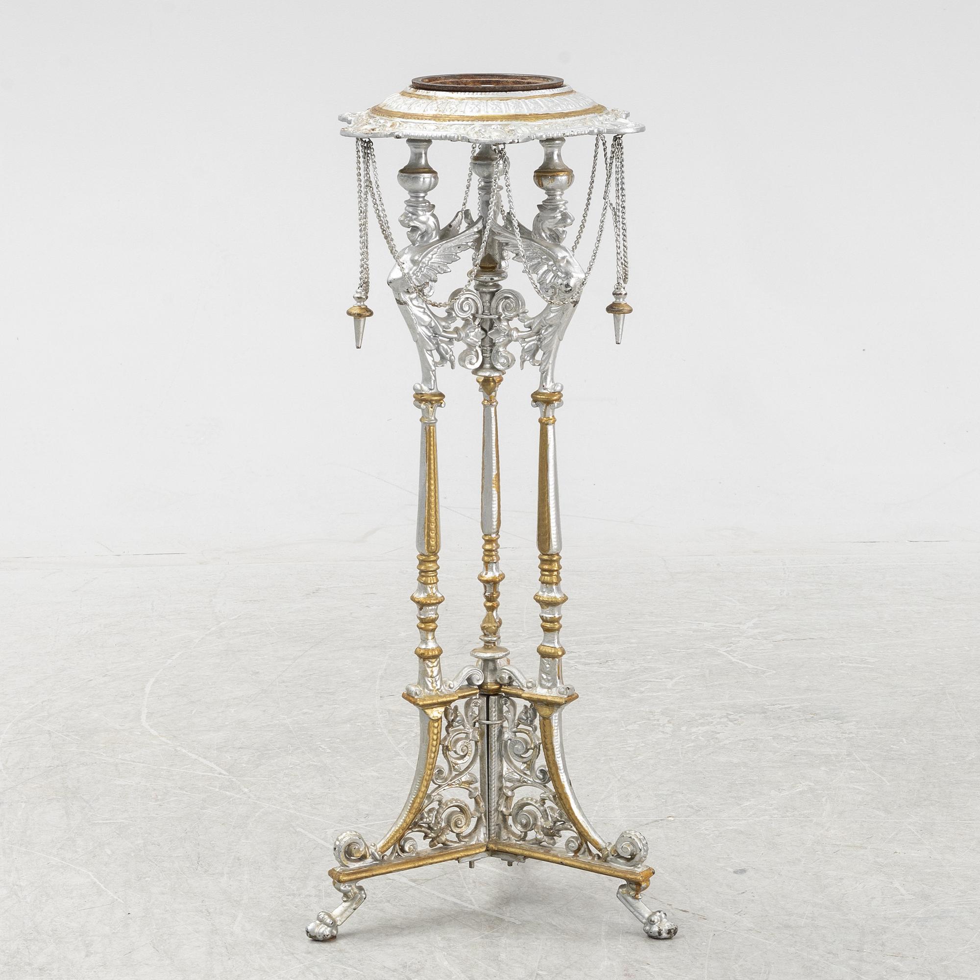 Piedestal, omkring år 1900.