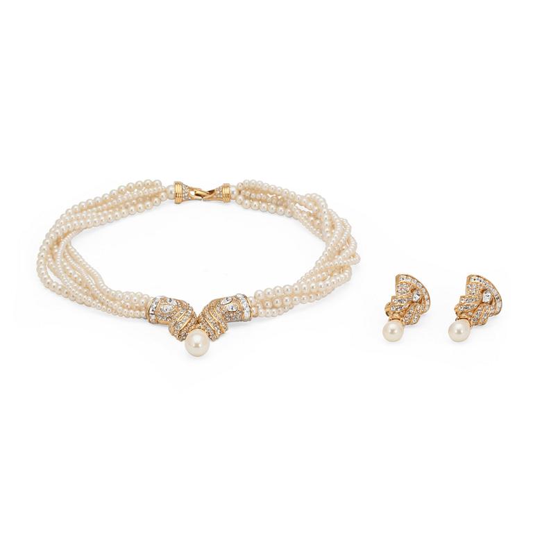 OSCAR DE LA RENTA, a necklace with white decorative pearls and clip earrings.