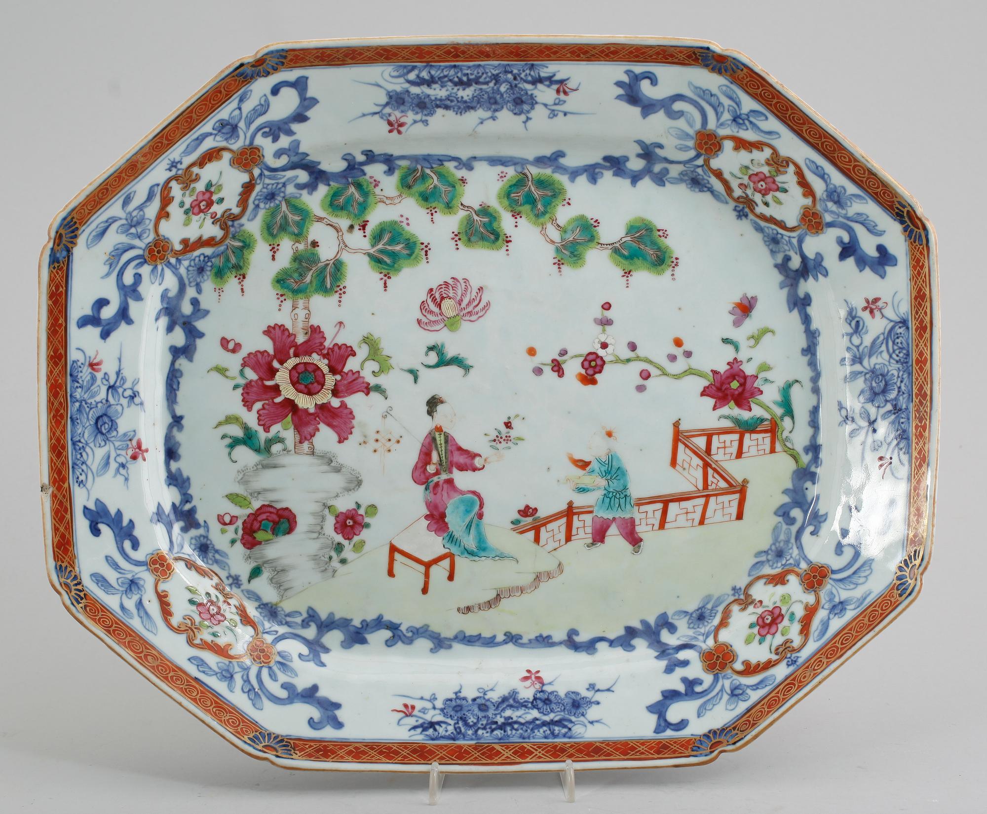 STEKFAT, porslin, Kina, Qianlong 1736-1795.