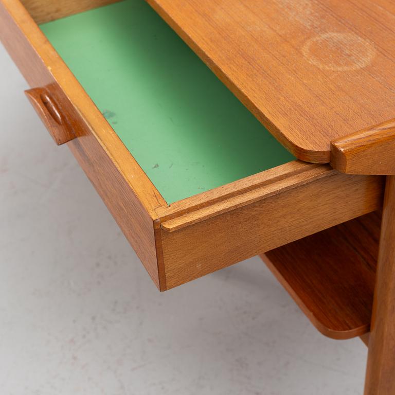 A pair of bedside tables, 1950's/60's.