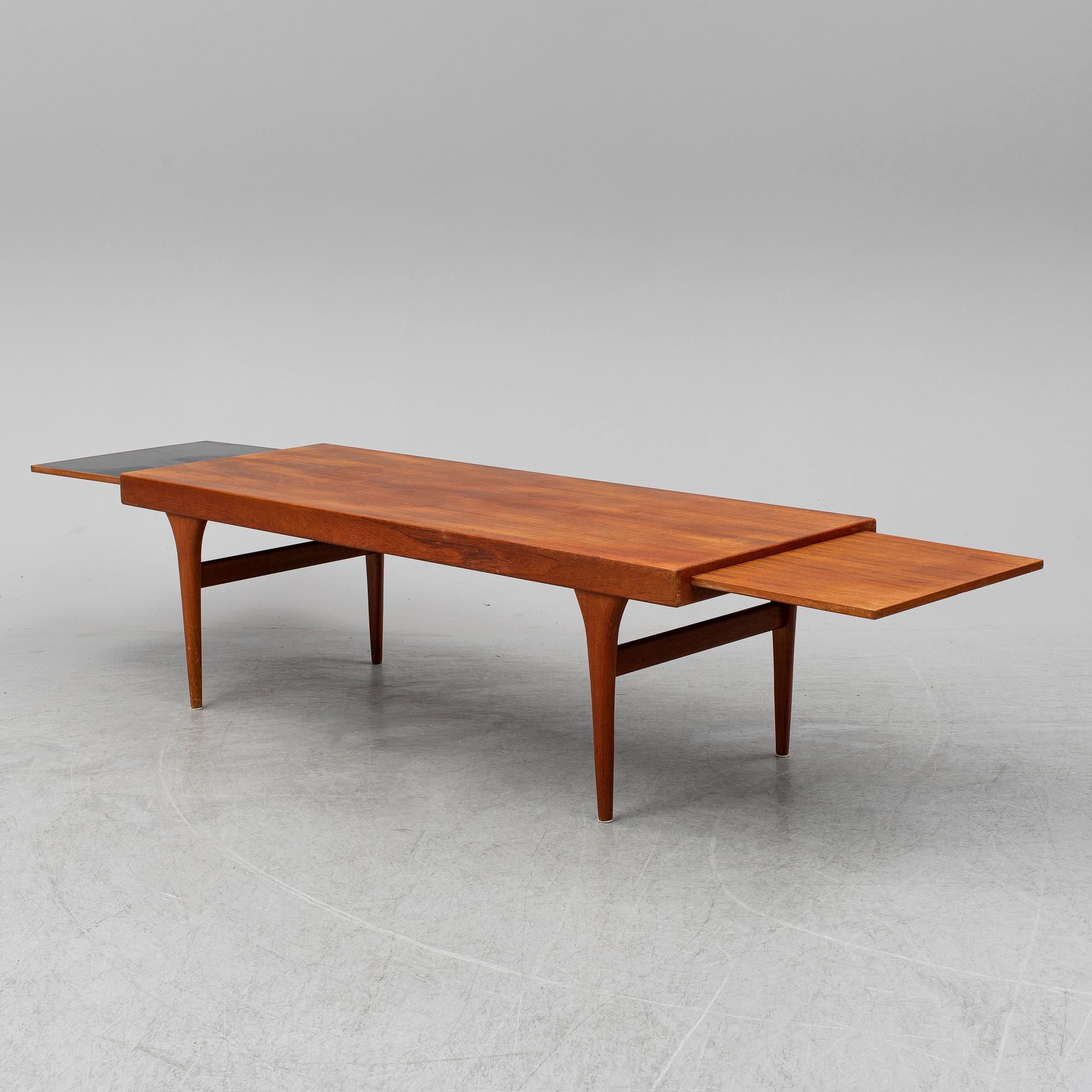 JOHANNES ANDERSEN, a teak veneered coffee table from CFC, Silkeborg, Denmark, 1950's/60's.