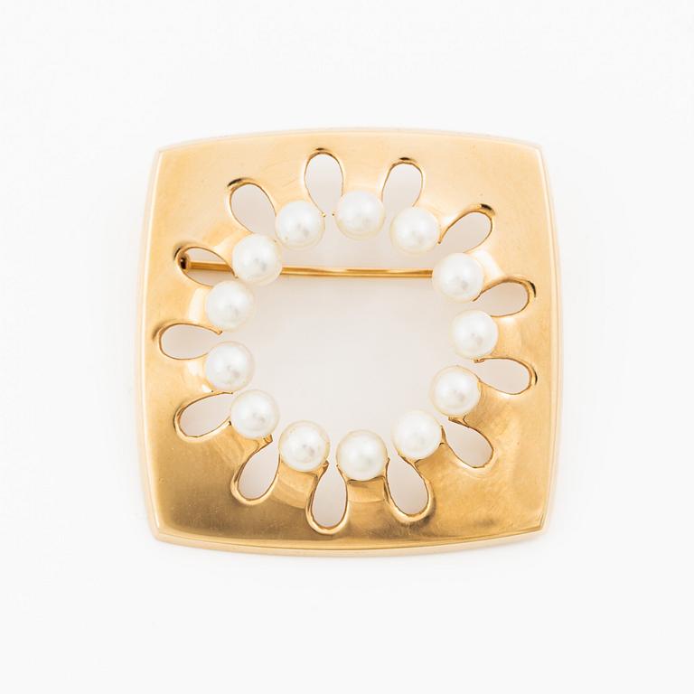 Brooch, 14K gold with cultured pearls, E. Granit Finland 1967.