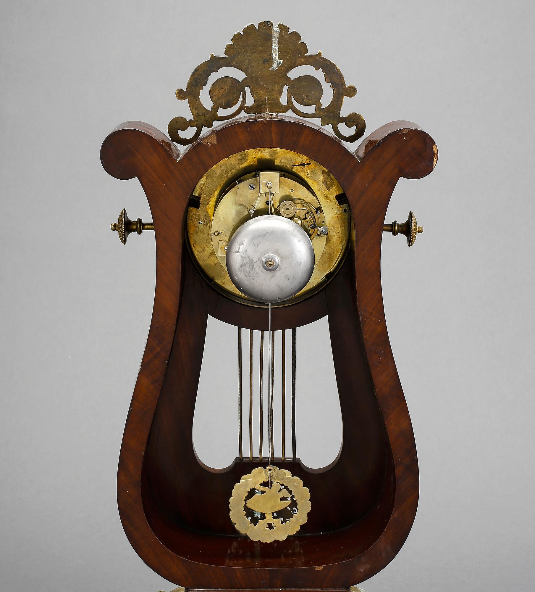 BORDSPENDYL, empire, Frankrike 1800-talets första hälft.