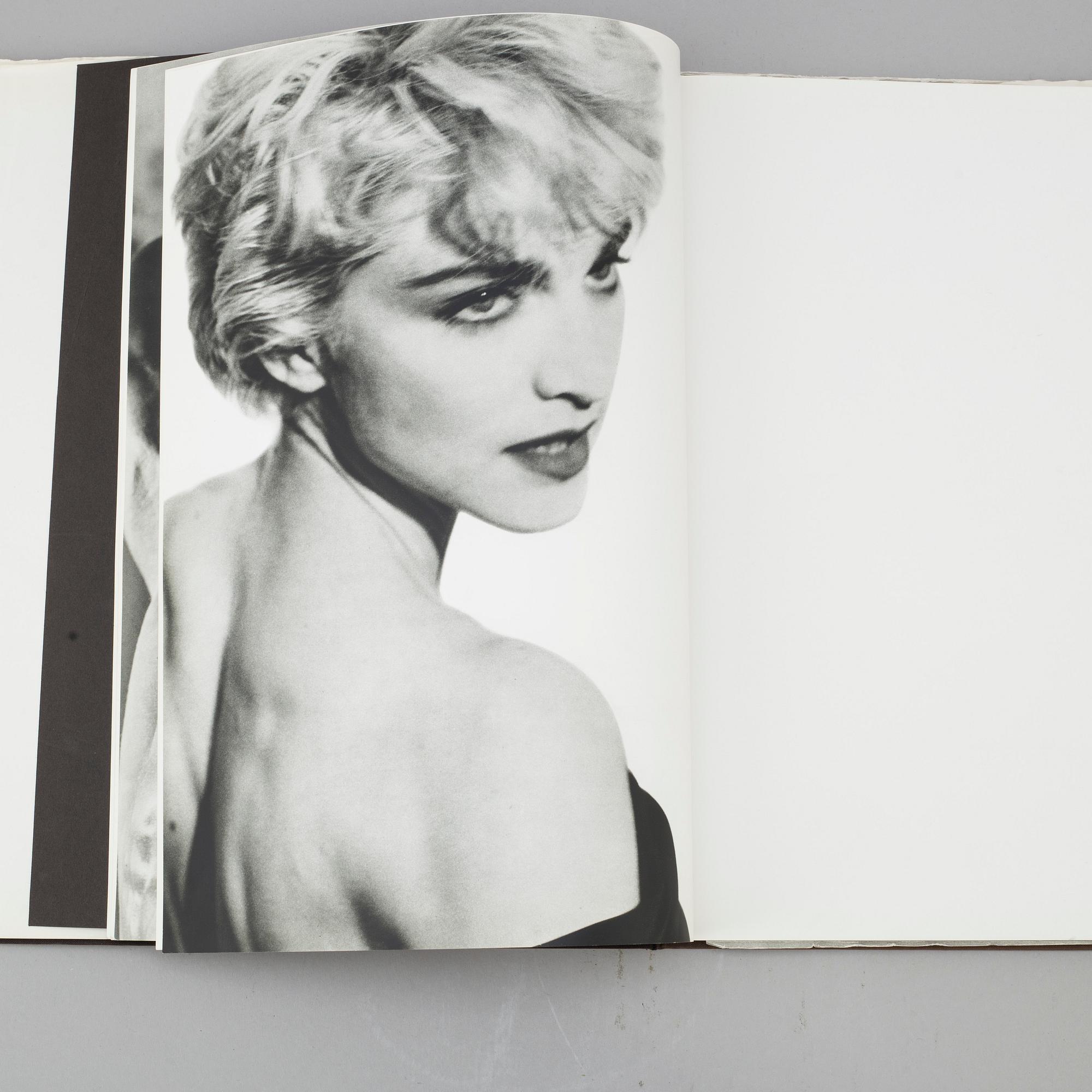 Herb Ritts Pictures', 1988. - Bukowskis