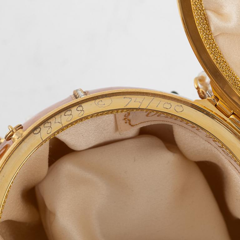 Emaljerat dekorationsägg, "Lily Of Valley", Vivian Alexander, efter Fabergé. Sent 1900-tal.