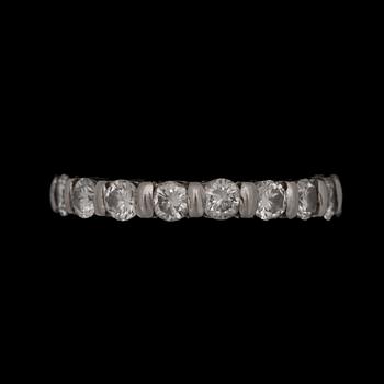 158. RING, sk eternityring med briljantslipade diamanter, tot. ca 1.80 ct.