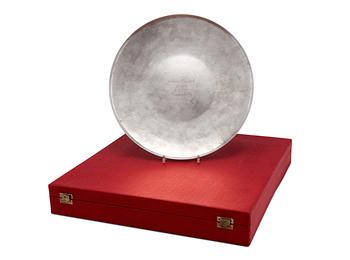 667. Tapio Wirkkala, A SILVER TRAY.