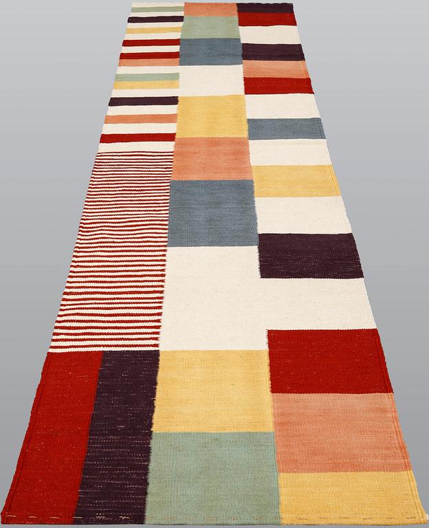 Gallerimatta, Kelim, modern design, ca 304 x 82 cm.